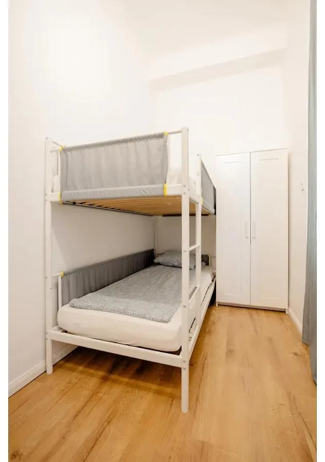 Downtown Apartment With Balcony Budapest
