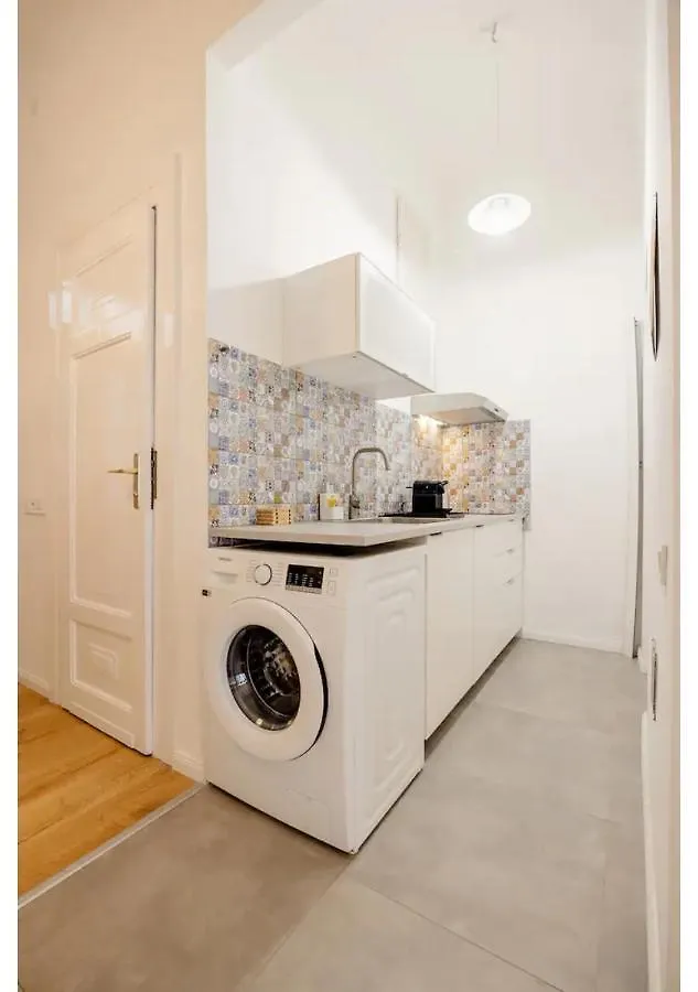 Downtown Apartment With Balcony Budapest