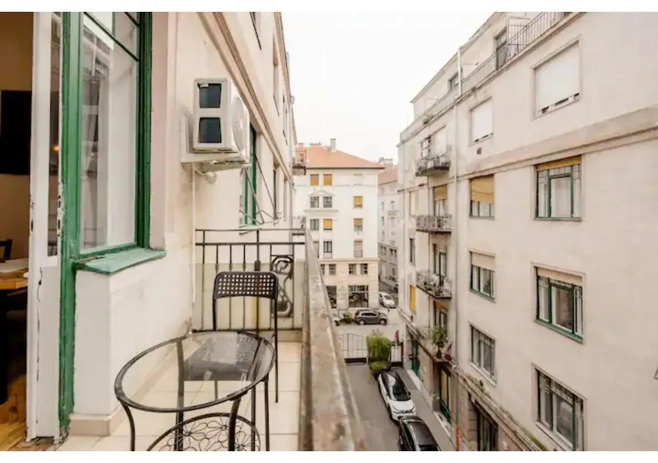 Downtown Apartment With Balcony Budapest Hungary